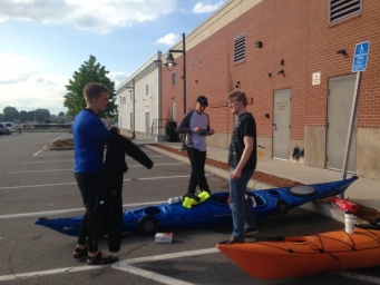 Getting ready, packing our stuff into the small compartments in the kayaks